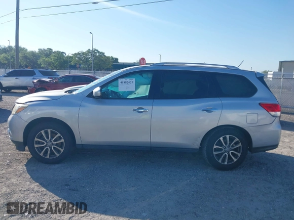 2016 Nissan Pathfinder SV with VIN 5N1AR2MN7GC603270, listed as a IAAI auction lot 41882025 with 134,990 mi miles. Bid and sale history available at carsss.com. Image 14.