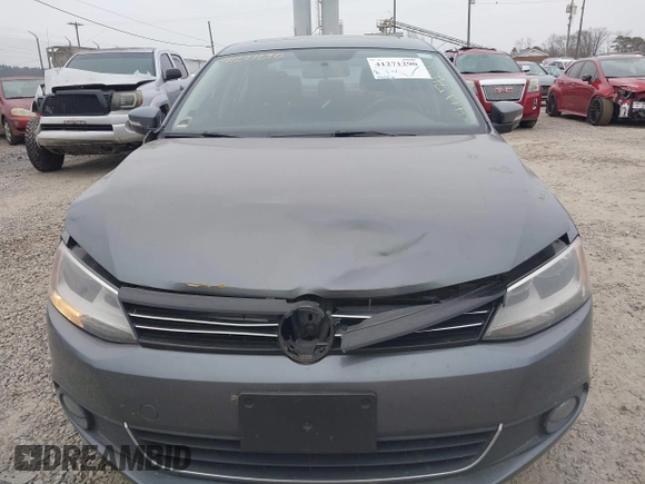 2014 Volkswagen Jetta TDI with VIN 3VWLL7AJ0EM389924, listed as a IAAI auction lot 41271290 with 241,452 mi miles and . Bid and sale history available at DreamBid. Image 6.