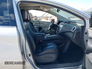2018 Nissan Murano S z VIN 5N1AZ2MG6JN128417, wystawiony jako IAAI lot #42253823 z przebiegiem 128 946 mil mil oraz . Historia ofert i sprzedaży dostępna na DreamBid. Obrazek 5.