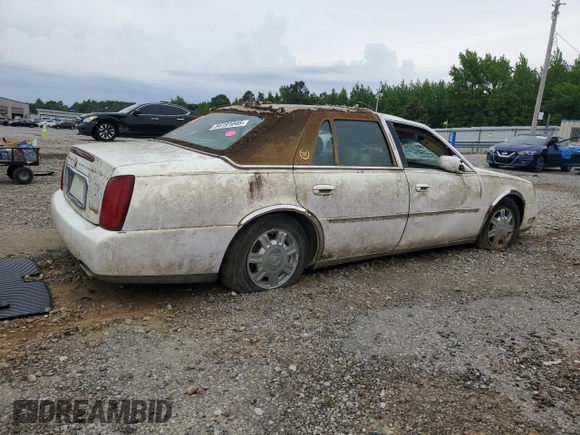 2004 Cadillac DeVille z VIN 1G6KD54Y24U186197, wystawiony jako Copart lot #54191045 z przebiegiem Nie podano mil oraz Szkody całkowita. Historia ofert i sprzedaży dostępna na DreamBid. Obrazek 3.