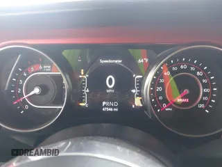 2022 Jeep Wrangler Unlimited Rubicon z VIN 1C4JJXFM6NW234295, wystawiony jako IAAI lot #41906475 z przebiegiem 47 546 mil mil oraz . Historia ofert i sprzedaży dostępna na DreamBid. Obrazek 7.