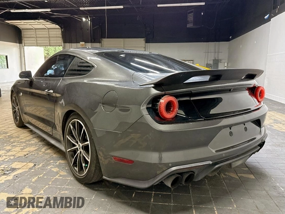 2018 Ford Mustang GT with VIN 1FA6P8CFXJ5165083, listed as a Copart auction lot 64522525 with 61,415 mi miles and Clean title. Bid and sale history available at DreamBid. Image 3.