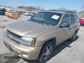 2006 Chevrolet TrailBlazer LS with VIN 1GNDT13S562346030, listed as a IAAI auction lot 41915887 with 228,486 mi miles and . Bid and sale history available at DreamBid. Image 2.