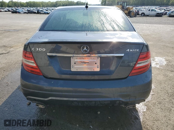 2013 Mercedes-Benz C 300 Sport z VIN WDDGF8AB2DR269765, wystawiony jako Copart lot #53187405 z przebiegiem Nie podano mil oraz Szkoda całkowita • Salvage title. Historia ofert i sprzedaży dostępna na DreamBid. Obrazek 6.