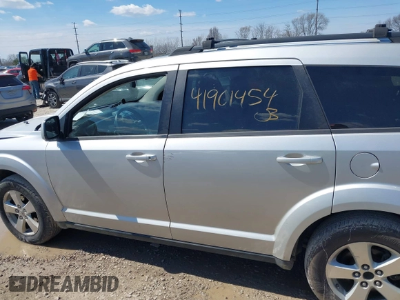 2009 Dodge Journey SXT with VIN 3D4GG57V19T138643, listed as a IAAI auction lot 41901454 with 150,576 mi miles. Bid and sale history available at carsss.com. Image 14.