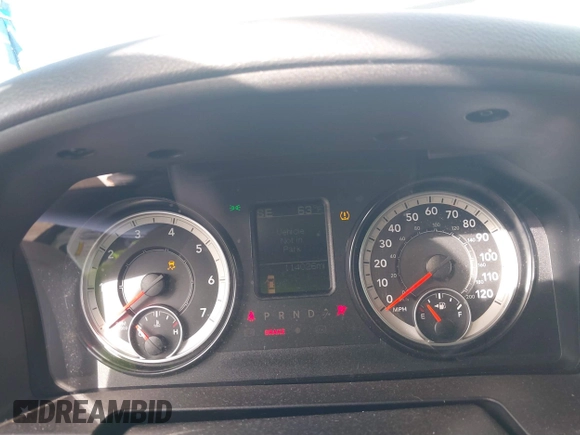 2016 Ram 1500 Express z VIN 3C6RR6KT6GG197843, wystawiony jako IAAI lot #41684798 z przebiegiem 114 026 mil mil oraz . Historia ofert i sprzedaży dostępna na DreamBid. Obrazek 7.