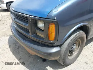 1998 Chevrolet Chevy Van z VIN 1GCGG25RXW1100879, wystawiony jako IAAI lot #42154197 z przebiegiem 191 241 mil mil oraz . Historia ofert i sprzedaży dostępna na DreamBid. Obrazek 6.