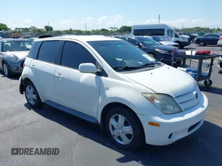 2005 Scion xA z VIN JTKKT604950083210, wystawiony jako IAAI lot #42274727 z przebiegiem 181 588 mil mil oraz . Historia ofert i sprzedaży dostępna na DreamBid. Obrazek 1.
