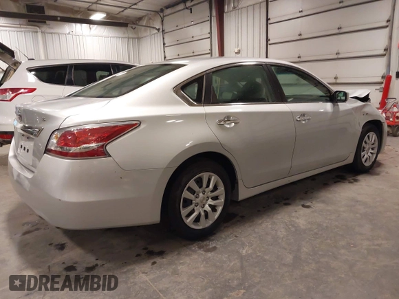 2015 Nissan Altima 2.5 S with VIN 1N4AL3AP0FN389832, listed as a IAAI auction lot 41684604 with 108,882 mi miles. Bid and sale history available at carsss.com. Image 4.