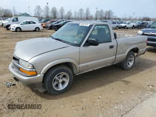 1999 Chevrolet S-10 LS with VIN 1GCCS1448XK165304, listed as a Copart auction lot 46847404 with 82,632 mi miles and Salvage Title. Bid and sale history available at carsss.com. Image 1.