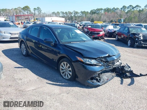 2020 Toyota Camry LE with VIN 4T1C11AK9LU985116, listed as a IAAI auction lot 40798999 with 53,390 mi miles. Bid and sale history available at carsss.com. Image 1.