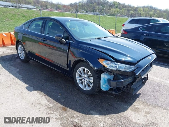 2020 Ford Fusion SE with VIN 3FA6P0HDXLR231155, listed as a IAAI auction lot 41925162 with 51,588 mi miles. Bid and sale history available at carsss.com. Image 1.