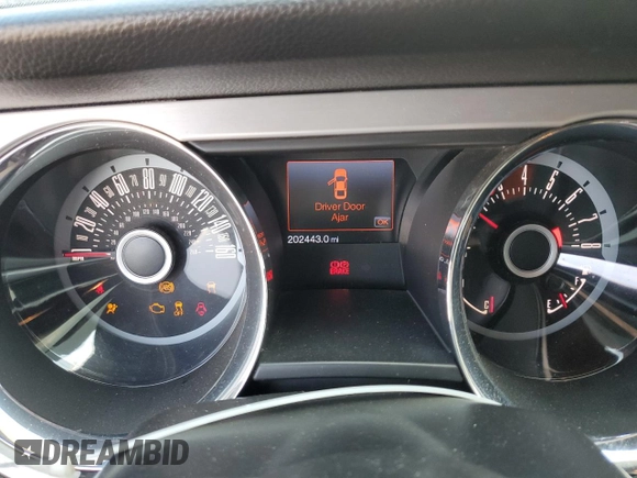2013 Ford Mustang GT z VIN 1ZVBP8CF1D5242885, wystawiony jako Copart lot #59236015 z przebiegiem 202 443 mil mil oraz Szkoda całkowita • Salvage title. Historia ofert i sprzedaży dostępna na DreamBid. Obrazek 9.