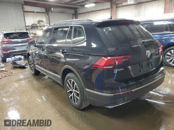 2021 Volkswagen Tiguan SE z VIN 3VV2B7AX1MM001377, wystawiony jako Copart lot #49893775 z przebiegiem 61 422 mil mil oraz Szkoda całkowita • Salvage title. Historia ofert i sprzedaży dostępna na DreamBid. Obrazek 2.