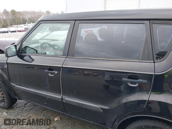 2011 Kia Soul with VIN KNDJT2A12B7303712, listed as a IAAI auction lot 41629793 with 127,167 mi miles. Bid and sale history available at carsss.com. Image 14.