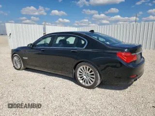 2009 BMW 7 Series 750Li z VIN WBAKB83559CY60221, wystawiony jako Copart lot #46941725 z przebiegiem 109 669 mil mil oraz Czysty tytuł • Clean title. Historia ofert i sprzedaży dostępna na DreamBid. Obrazek 2.