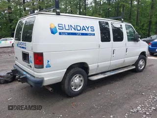2010 Ford Econoline Cargo Commercial z VIN 1FTNE2EW5ADA39869, wystawiony jako IAAI lot #42501644 z przebiegiem 206 846 mil mil oraz . Historia ofert i sprzedaży dostępna na DreamBid. Obrazek 4.