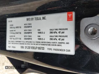 2018 Tesla Model 3 Long Range Battery z VIN 5YJ3E1EB3JF186733, wystawiony jako IAAI lot #42093891 z przebiegiem 102 435 mil mil oraz . Historia ofert i sprzedaży dostępna na DreamBid. Obrazek 9.