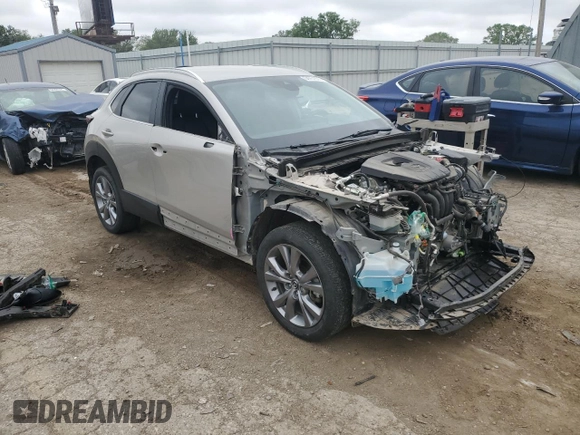 2023 Mazda CX-30 S Carbon Edition z VIN 3MVDMBCM2PM522361, wystawiony jako Copart lot #54751885 z przebiegiem 48 398 mil mil oraz Szkoda całkowita • Salvage title. Historia ofert i sprzedaży dostępna na DreamBid. Obrazek 4.