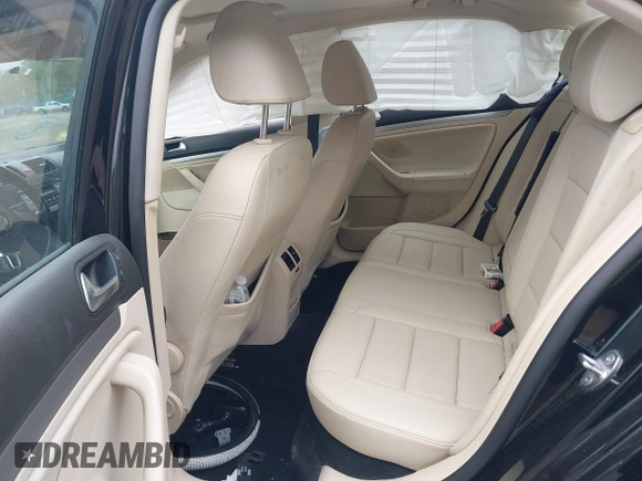 2010 Volkswagen Jetta Limited Edition with VIN 3VWRZ7AJXAM161335, listed as a IAAI auction lot 42326387 with 111,967 mi miles and . Bid and sale history available at DreamBid. Image 8.