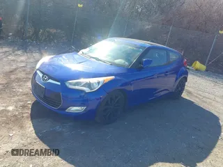 2012 Hyundai Veloster w/Black Int z VIN KMHTC6AD9CU046041, wystawiony jako IAAI lot #41772806 z przebiegiem 110 098 mil mil oraz . Historia ofert i sprzedaży dostępna na DreamBid. Obrazek 2.