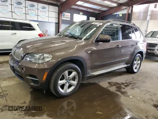 2013 BMW X5 xDrive50i z VIN 5UXZV8C5XD0C15651, wystawiony jako Copart lot #46311365 z przebiegiem 106 254 mil mil oraz Czysty tytuł • Clean title. Historia ofert i sprzedaży dostępna na DreamBid. Obrazek 1.