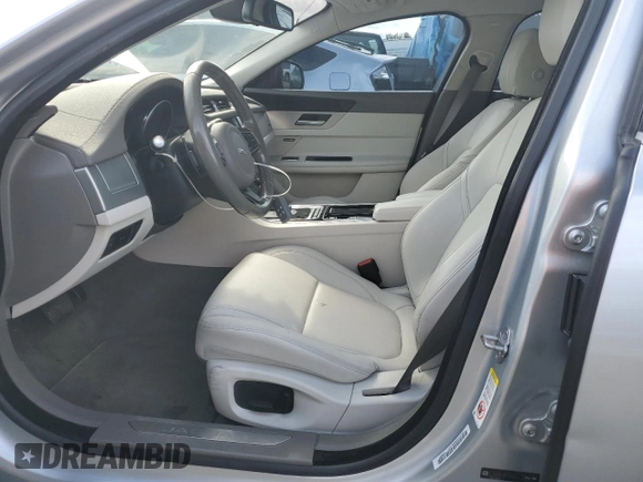 2017 Jaguar XF 35t Premium with VIN SAJBD4BV7HCY39149, listed as a Copart auction lot 70817424 with 89,567 mi miles and Salvage Title. Bid and sale history available at carsss.com. Image 7.