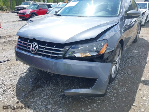 2014 Volkswagen Passat SEL Premium with VIN 1VWCS7A32EC026868, listed as a IAAI auction lot 42020450 with 90,993 mi miles. Bid and sale history available at carsss.com. Image 6.