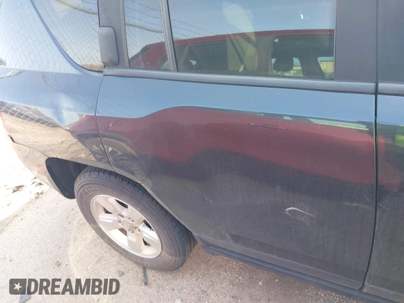 2015 Jeep Compass Sport with VIN 1C4NJCBA6FD185280, listed as a IAAI auction lot 41774462 with 175,082 mi miles. Bid and sale history available at carsss.com. Image 6.