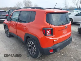 2015 Jeep Renegade Latitude with VIN ZACCJABT9FPB41532, listed as a IAAI auction lot 41977393 with 91,048 mi miles. Bid and sale history available at carsss.com. Image 3.