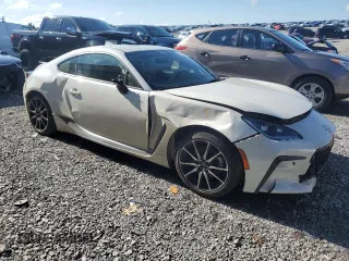 2023 Toyota GR86 with VIN JF1ZNBB15P9760379, listed as a Copart auction lot 61800674 with 0 mi miles and Salvage Title. Bid and sale history available at carsss.com. Image 4.