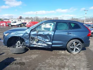 2024 Volvo XC60 Ultimate Dark Theme с VIN YV4L12RM6R1913362, выставлен на аукционе IAAI как лот 41596343 с пробегом 4 171 миль миль и . История ставок и продаж доступна на DreamBid. Изображение 14.