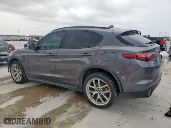 2018 Alfa Romeo Stelvio Sport z VIN ZASFAKPN4J7B72214, wystawiony jako Copart lot #56474125 z przebiegiem 135 689 mil mil oraz Szkoda całkowita • Salvage title. Historia ofert i sprzedaży dostępna na DreamBid. Obrazek 2.
