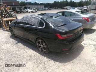 2021 BMW 3 Series 330i z VIN 3MW5R1J0XM8B73341, wystawiony jako IAAI lot #41462711 z przebiegiem Nie podano mil oraz . Historia ofert i sprzedaży dostępna na DreamBid. Obrazek 3.