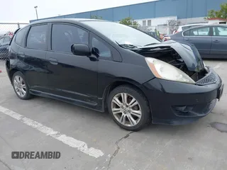 2009 Honda Fit Sport z VIN JHMGE88469S002549, wystawiony jako IAAI lot #41557624 z przebiegiem 300 850 mil mil oraz . Historia ofert i sprzedaży dostępna na DreamBid. Obrazek 1.