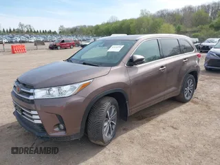 2017 Toyota Highlander XLE with VIN 5TDJZRFH4HS483304, listed as a IAAI auction lot 42134994 with 115,322 mi miles and . Bid and sale history available at DreamBid. Image 17.