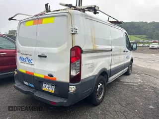 2017 Ford Transit z VIN 1FTYE1YM7HKA68331, wystawiony jako IAAI lot #42844533 z przebiegiem 223 598 mil mil oraz . Historia ofert i sprzedaży dostępna na DreamBid. Obrazek 31.