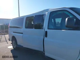 2019 Chevrolet Express Passenger LT with VIN 1GAZGPFG8K1212330, listed as a IAAI auction lot 41252884 with 61,605 mi miles. Bid and sale history available at carsss.com. Image 6.