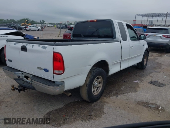 2001 Ford F-150 XL z VIN 1FTZX17281NB02781, wystawiony jako IAAI lot #42377688 z przebiegiem 180 830 mil mil oraz . Historia ofert i sprzedaży dostępna na DreamBid. Obrazek 4.