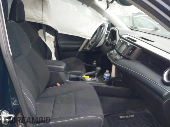2018 Toyota RAV4 XLE with VIN 2T3RFREV9JW746782, listed as a IAAI auction lot 42065755 with 61,219 mi miles. Bid and sale history available at carsss.com. Image 5.
