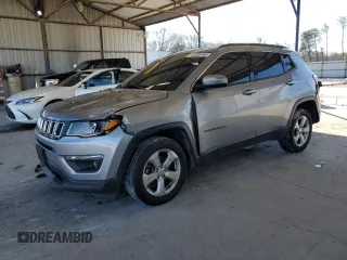 2018 Jeep Compass Latitude z VIN 3C4NJDBBXJT342648, wystawiony jako Copart lot #45703765 z przebiegiem 136 505 mil mil oraz Szkoda całkowita • Salvage title. Historia ofert i sprzedaży dostępna na DreamBid. Obrazek 1.