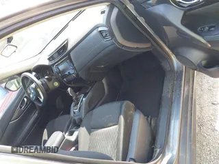 2018 Nissan Rogue SV with VIN KNMAT2MVXJP519711, listed as a IAAI auction lot 41961816 with 216,545 mi miles and . Bid and sale history available at carsss.com. Image 5.
