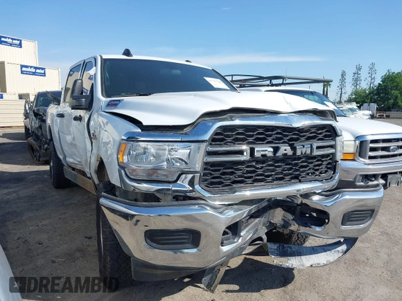 2024 Ram 2500 Tradesman with VIN 3C6UR5CL3RG226527, listed as a IAAI auction lot 41791224 with 44,589 mi miles. Bid and sale history available at carsss.com. Image 1.