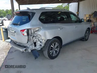 2019 Nissan Pathfinder SL z VIN 5N1DR2MN7KC601962, wystawiony jako IAAI lot #42216323 z przebiegiem 115 258 mil mil oraz . Historia ofert i sprzedaży dostępna na DreamBid. Obrazek 4.