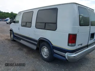1996 Ford Econoline Cargo z VIN 1FDEE14H0THB33890, wystawiony jako IAAI lot #42460711 z przebiegiem 283 645 mil mil oraz . Historia ofert i sprzedaży dostępna na DreamBid. Obrazek 3.