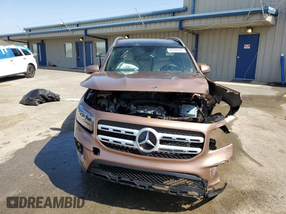 2023 Mercedes-Benz GLB 250 z VIN W1N4M4GB7PW319710, wystawiony jako Copart lot #49306405 z przebiegiem Nie podano mil oraz Szkoda całkowita • Salvage title. Historia ofert i sprzedaży dostępna na DreamBid. Obrazek 5.