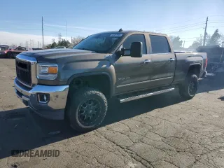 2015 GMC Sierra 3500HD SLT z VIN 1GT423E88FF189157, wystawiony jako Copart lot #84967694 z przebiegiem 137 147 mil mil oraz Czysty tytuł • Clean title. Historia ofert i sprzedaży dostępna na DreamBid. Obrazek 1.