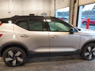 2023 Volvo XC40 Ultimate z VIN YV4ED3UM4P2052302, wystawiony jako IAAI lot #41350191 z przebiegiem 8 542 mil mil oraz . Historia ofert i sprzedaży dostępna na DreamBid. Obrazek 13.