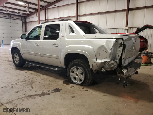2012 Chevrolet Avalanche LT with VIN 3GNTKFE74CG229806, listed as a Copart auction lot 86071714 with 122,881 mi miles and Salvage Title. Bid and sale history available at carsss.com. Image 2.