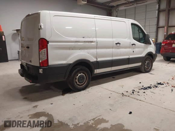 2019 Ford Transit z VIN 1FTYE1ZM4KKB38454, wystawiony jako IAAI lot #41599919 z przebiegiem 187 153 mil mil oraz . Historia ofert i sprzedaży dostępna na DreamBid. Obrazek 4.